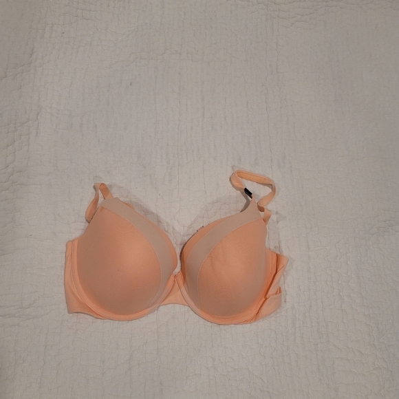 Victoria's Secret Body Peach Full Coverage Bra - Picture 2 of 9